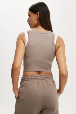 Active Rib Curved Hem Tank