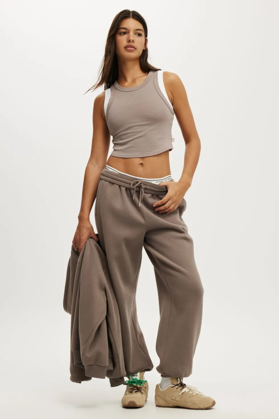 Active Rib Curved Hem Tank