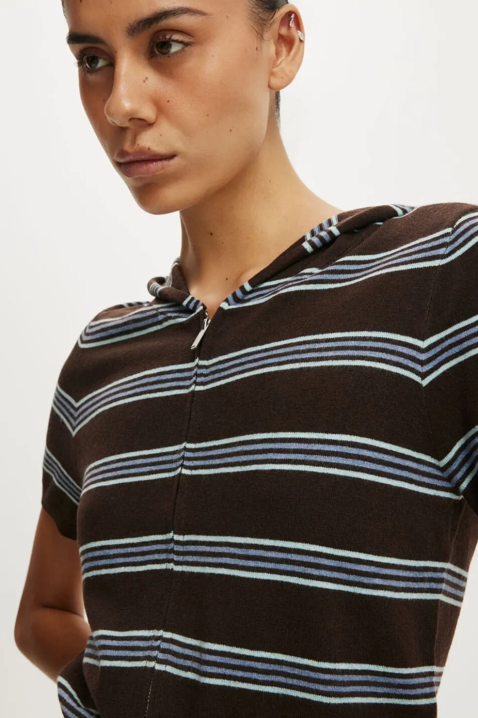 Cap Slv Sara Hooded Zip Knit