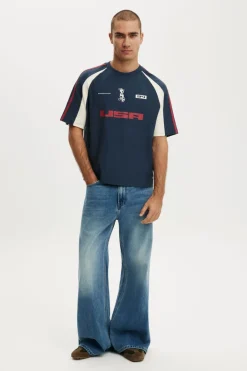 Cropped Fit FIFA T-Shirt
