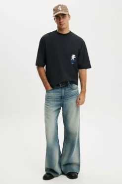Cropped Fit FIFA T-Shirt