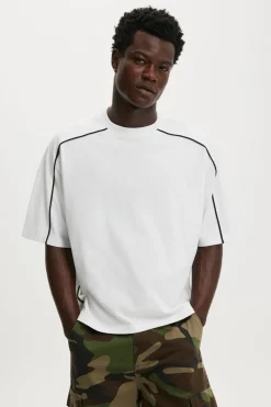 Cropped Fit T-Shirt