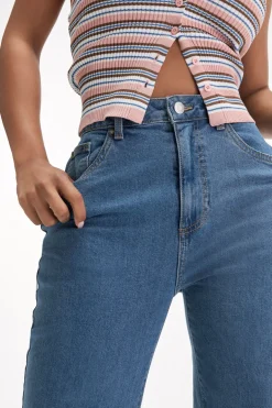 Curvy Stretch Straight Jean
