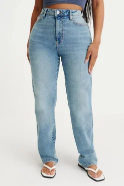 Curvy Stretch Straight Jean