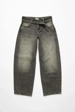 Low Barrel Jean