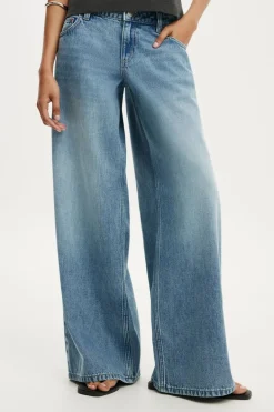 Petite Low Rise Wide Jean