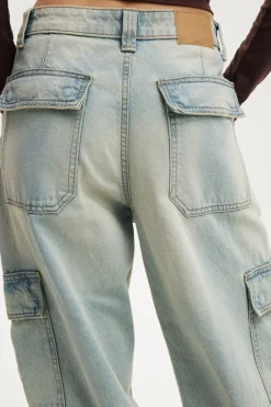 Relaxed Cargo Jean