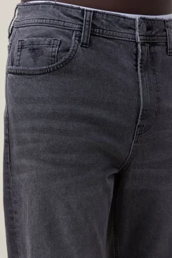 Relaxed Tapered Jean