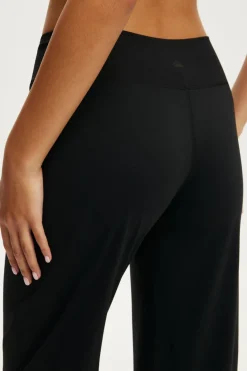 Studio Wide Leg Pant