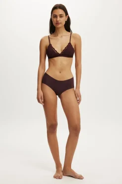 The Invisible Boyleg Brief