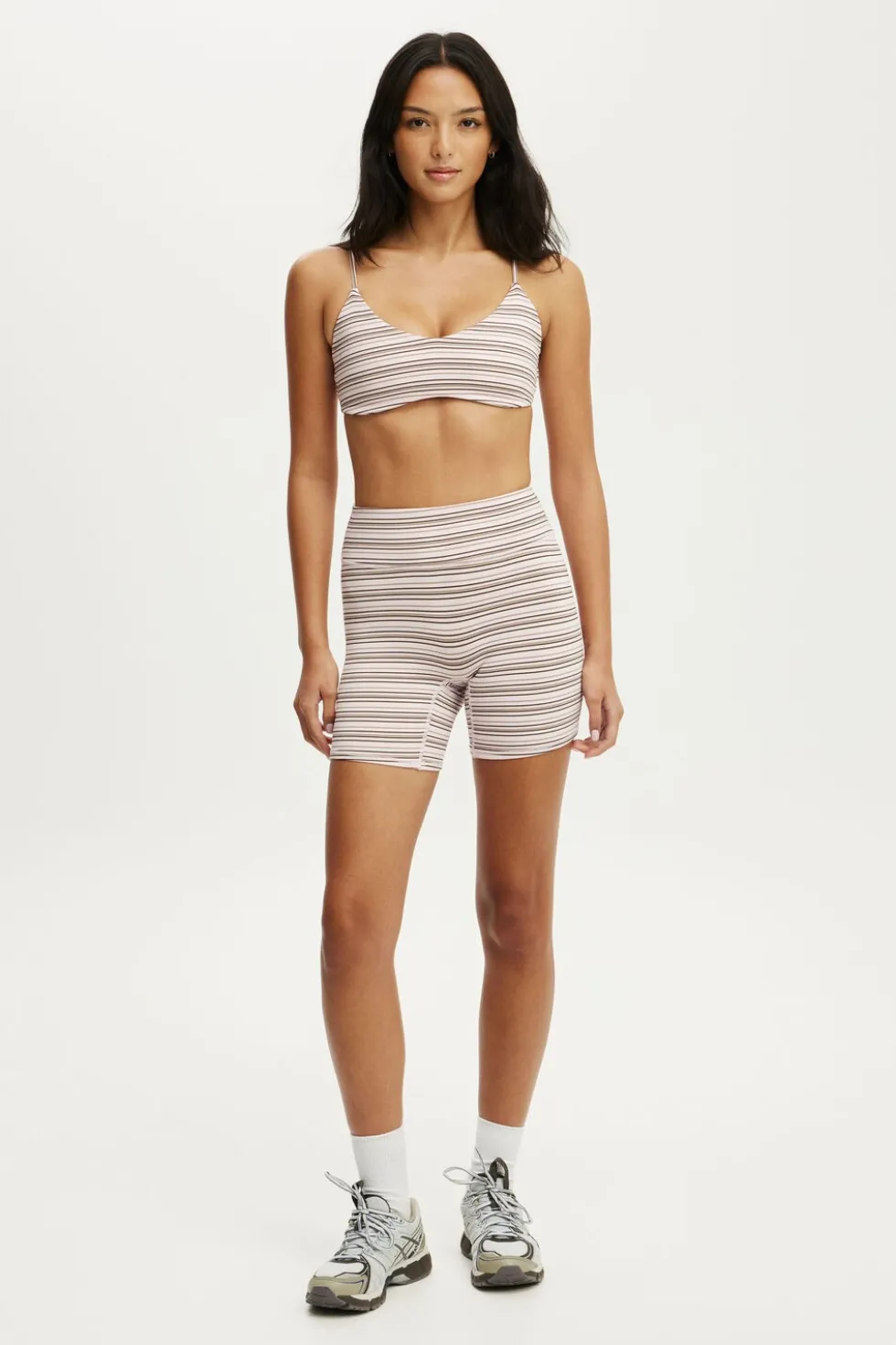 Ultra Soft Scoop V Crop