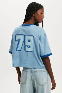 V Neck Boxy Crop Graphic Tee